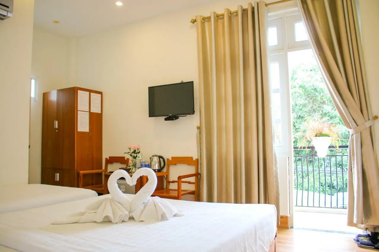 Travellers Nest Hostel Da Nang Vietnam